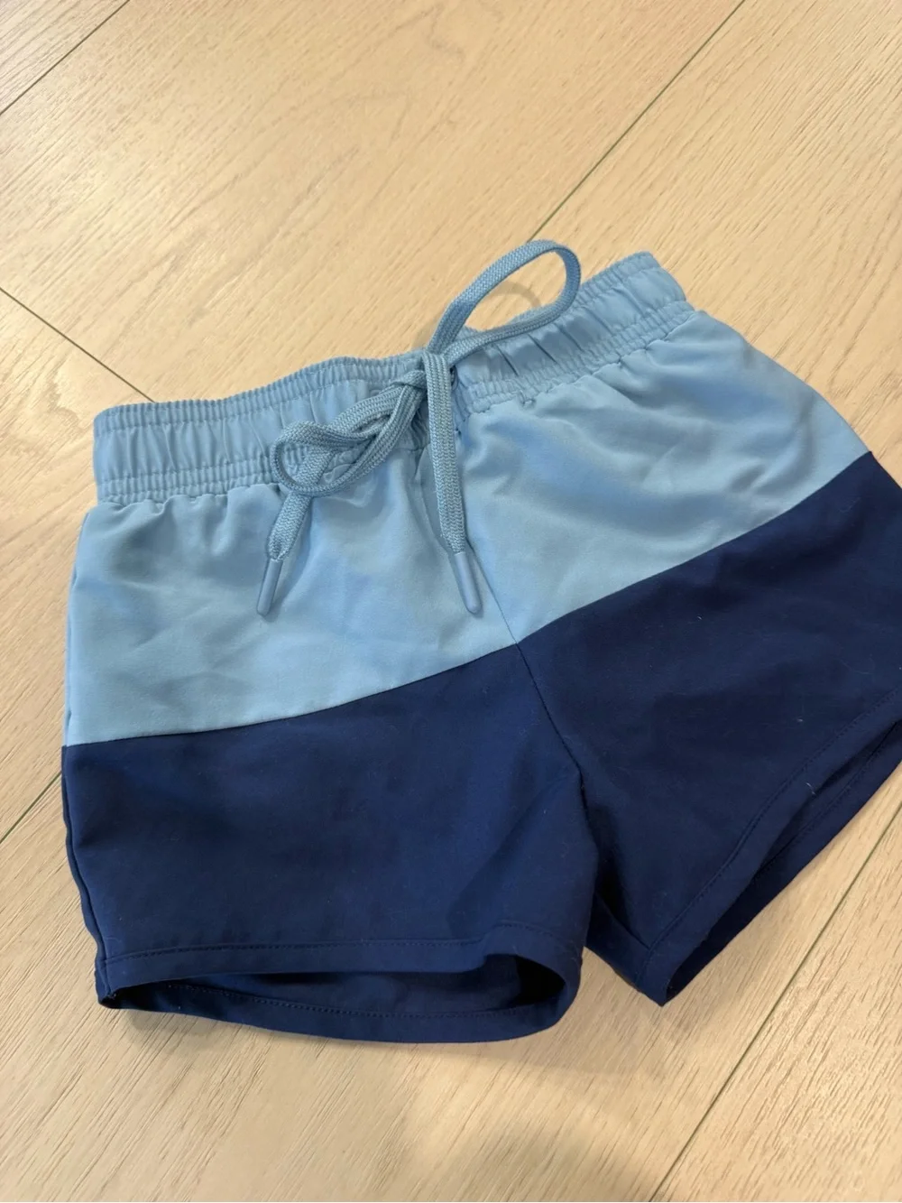 Minnow light blue